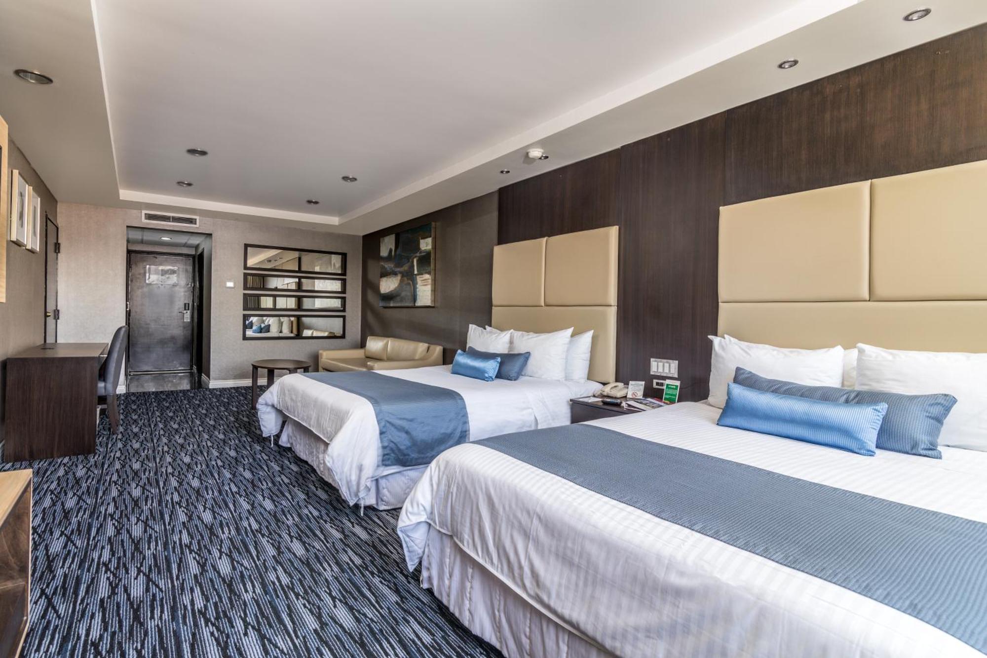 Queen Suite Two Queen Beds