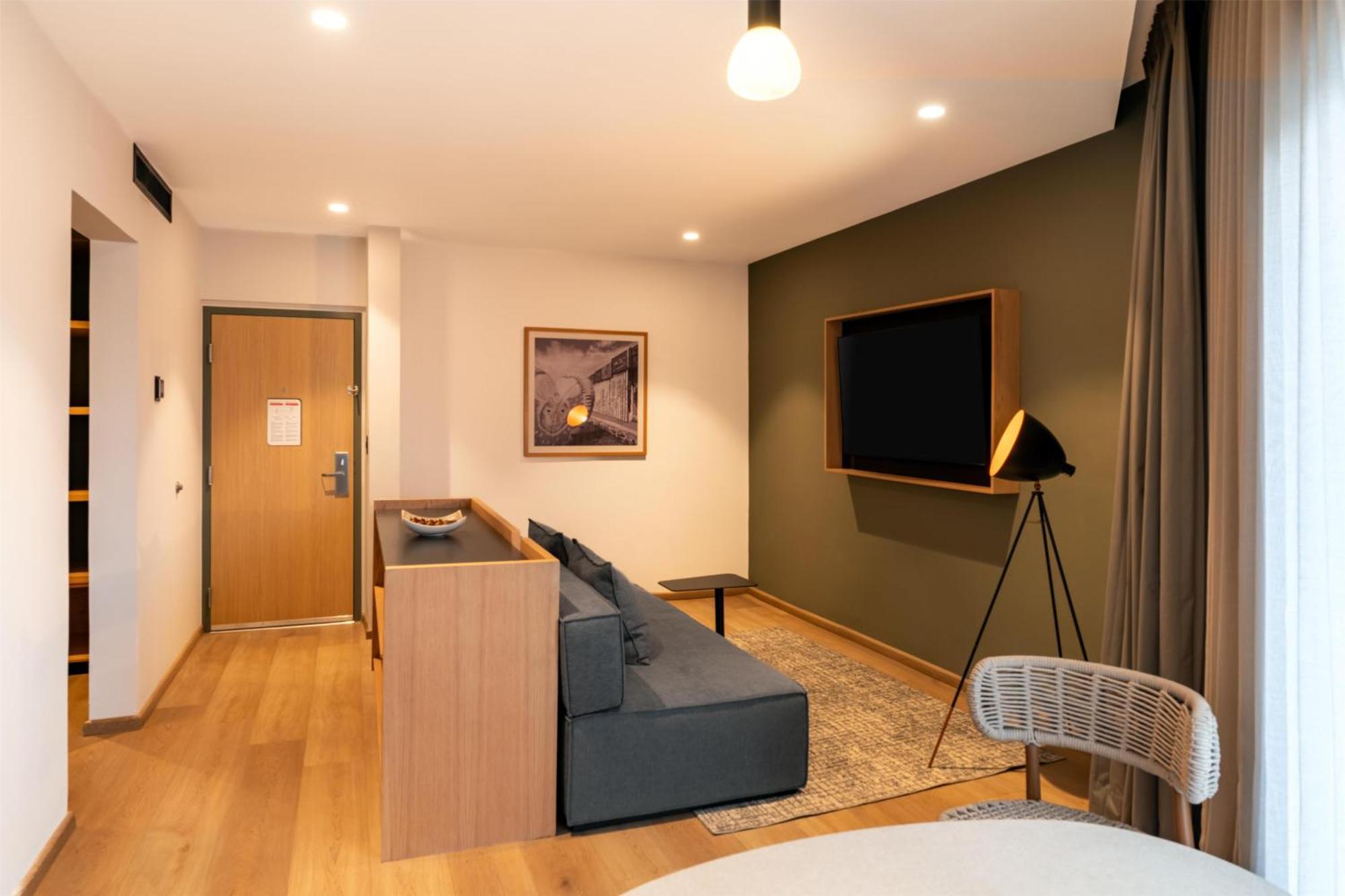 One-Bedroom King Suite